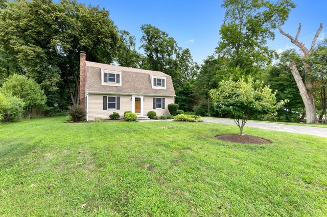 135 Linebrook Rd, Ipswich, MA 01938
