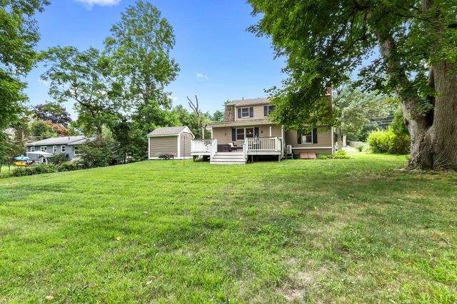 135 Linebrook Rd, Ipswich, MA 01938
