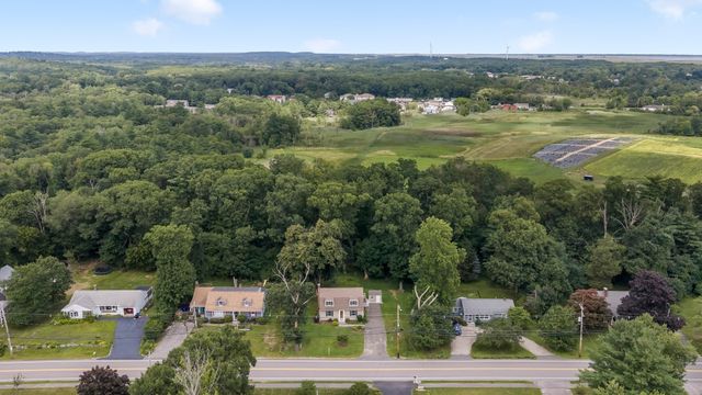 135 Linebrook Rd, Ipswich, MA 01938