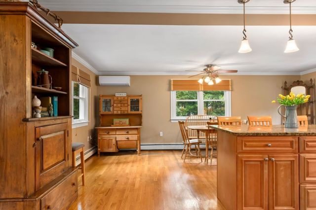 135 Linebrook Rd, Ipswich, MA 01938