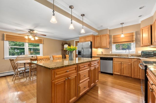 135 Linebrook Rd, Ipswich, MA 01938