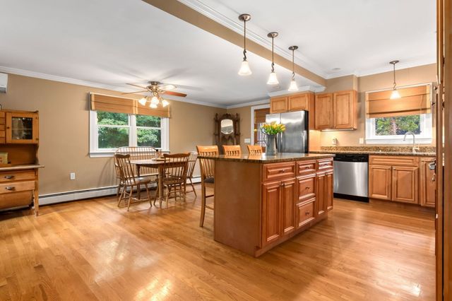 135 Linebrook Rd, Ipswich, MA 01938