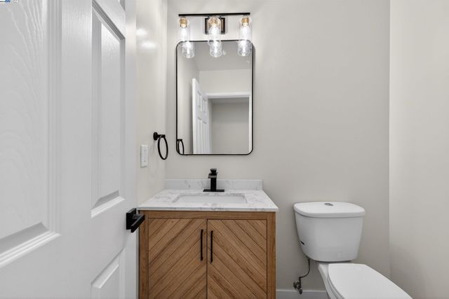 312 Lance Dr, Vacaville, CA 95687