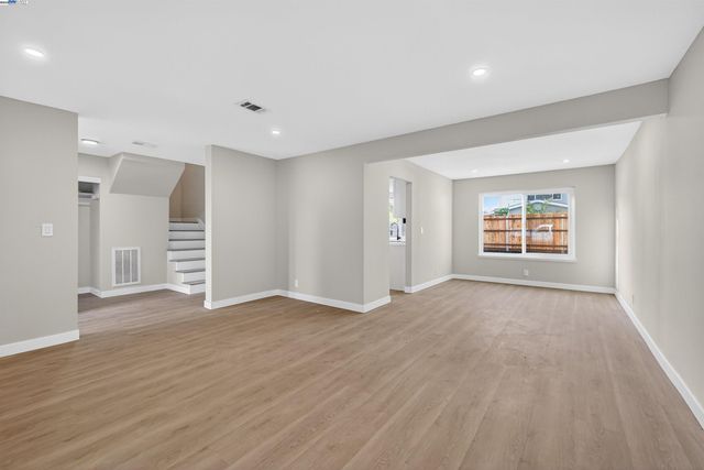 312 Lance Dr, Vacaville, CA 95687