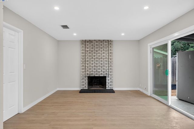 312 Lance Dr, Vacaville, CA 95687