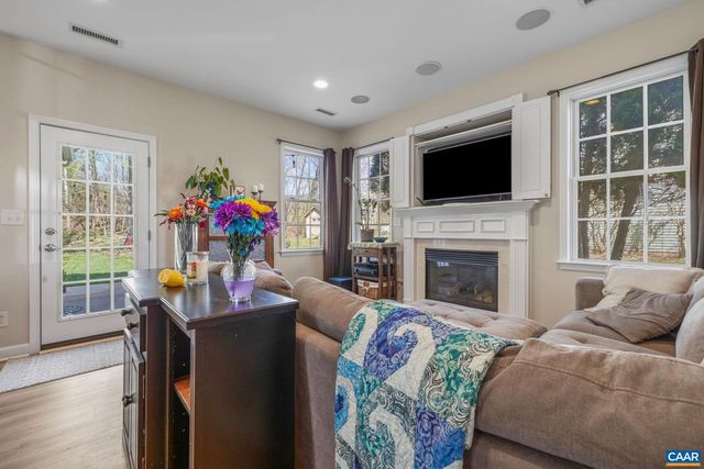 5518 HILL TOP ST, Crozet, VA 22932