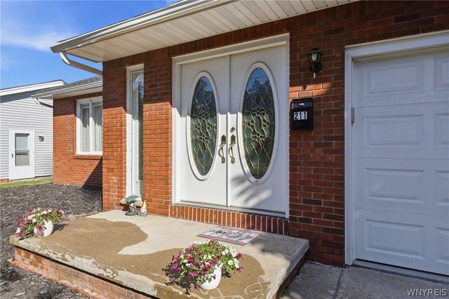 211 Brookside, Tonawanda, NY 14150