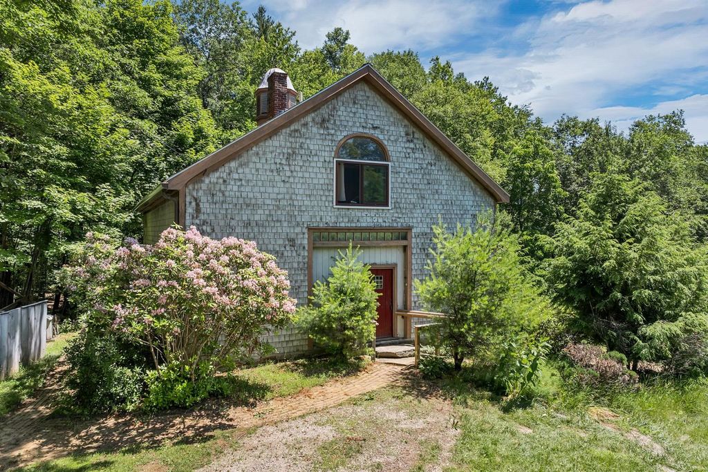 520 Clough Road, Pittsfield, NH 03263