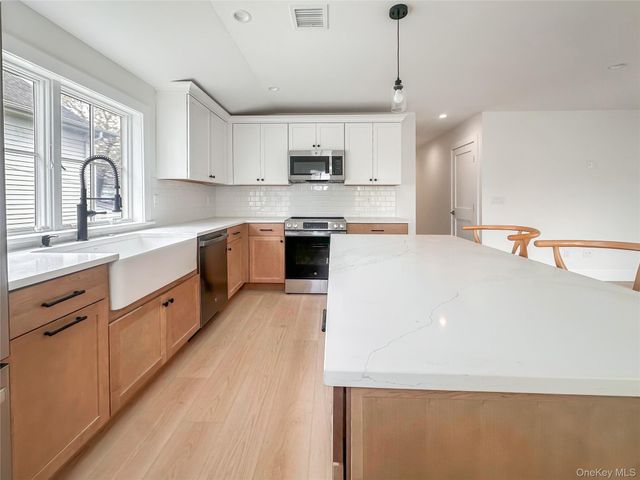 616 Main Street B, Greenport, NY 11944