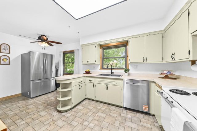 4447 W Midland DRIVE, Milwaukee, WI 53219
