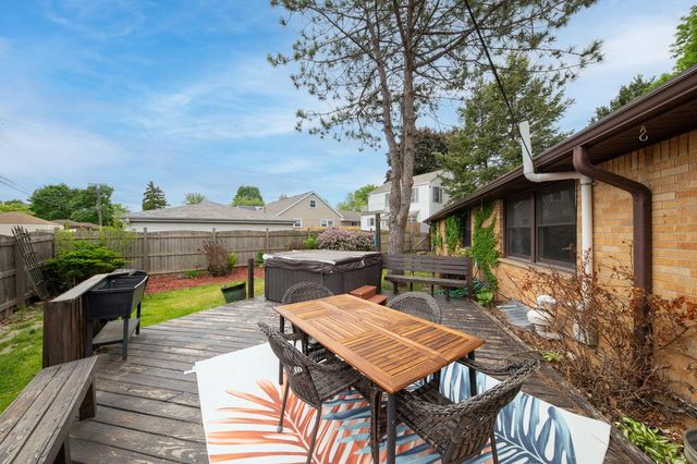 4447 W Midland DRIVE, Milwaukee, WI 53219