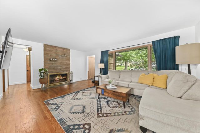 4447 W Midland DRIVE, Milwaukee, WI 53219