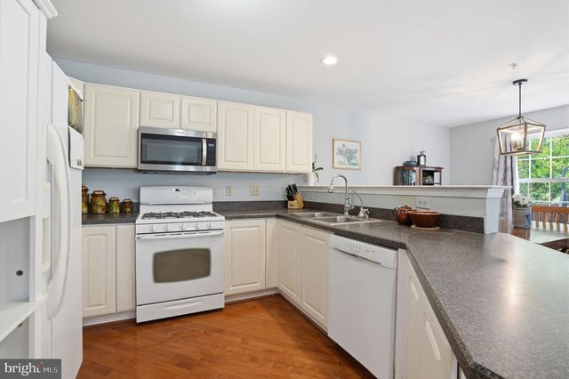 272 HAMPSHIRE DR, Sellersville, PA 18960