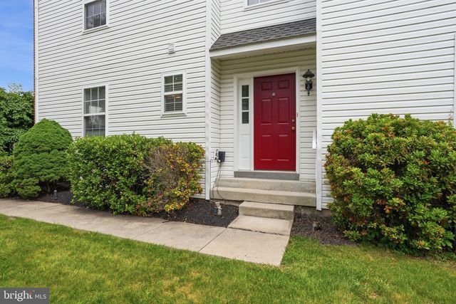 272 HAMPSHIRE DR, Sellersville, PA 18960