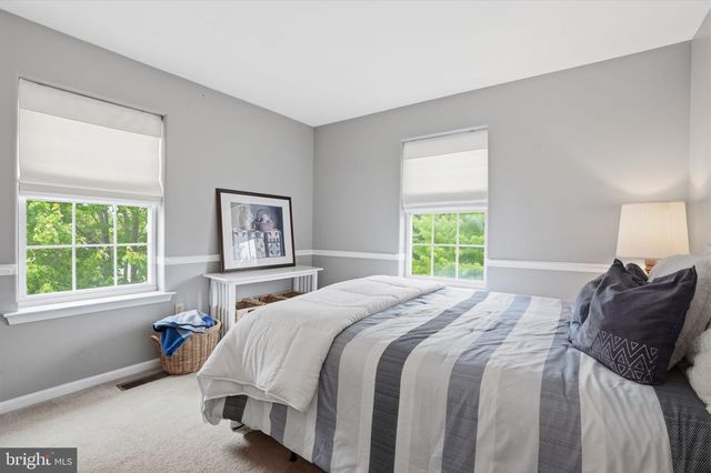 272 HAMPSHIRE DR, Sellersville, PA 18960
