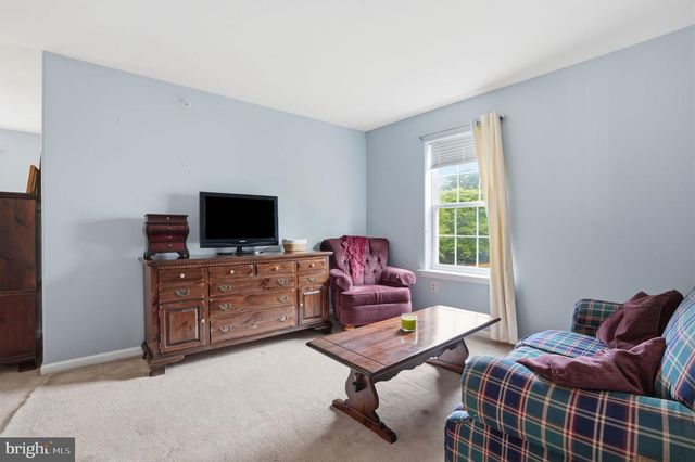 272 HAMPSHIRE DR, Sellersville, PA 18960