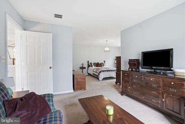 272 HAMPSHIRE DR, Sellersville, PA 18960