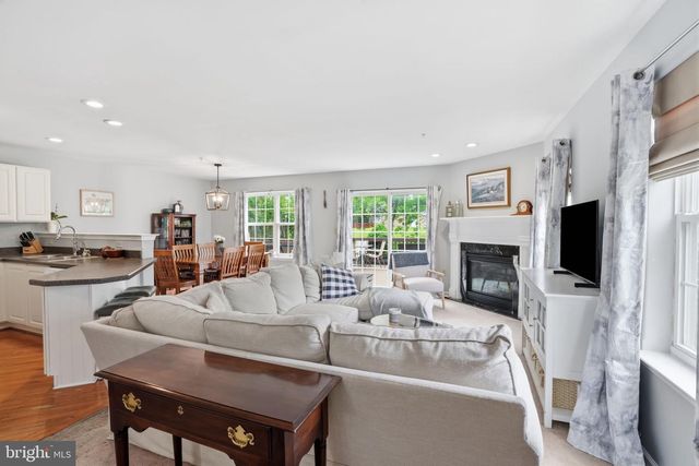 272 HAMPSHIRE DR, Sellersville, PA 18960