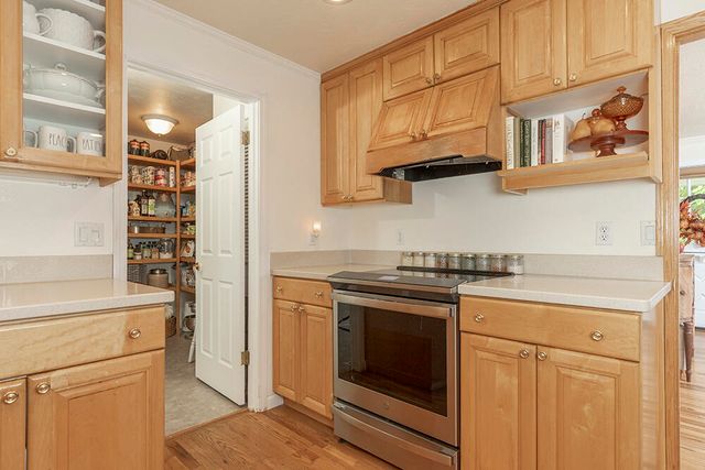 425 S Modoc Avenue, Medford, OR 97504