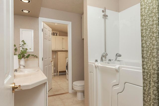 425 S Modoc Avenue, Medford, OR 97504