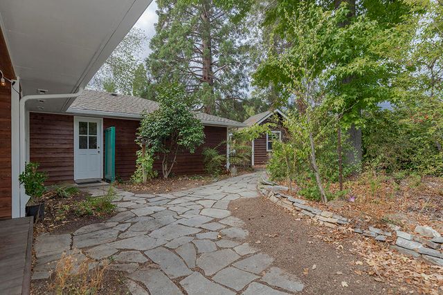 425 S Modoc Avenue, Medford, OR 97504