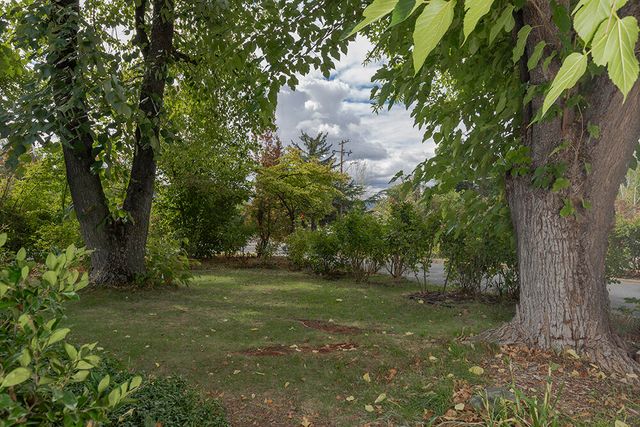 425 S Modoc Avenue, Medford, OR 97504