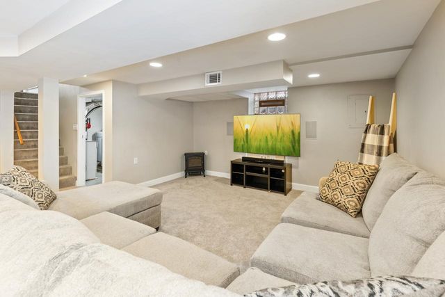 2601 Kentucky Avenue S, Saint Louis Park, MN 55426