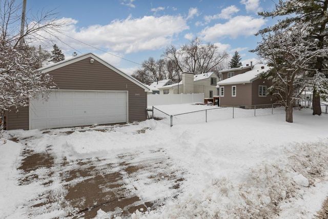 2601 Kentucky Avenue S, Saint Louis Park, MN 55426