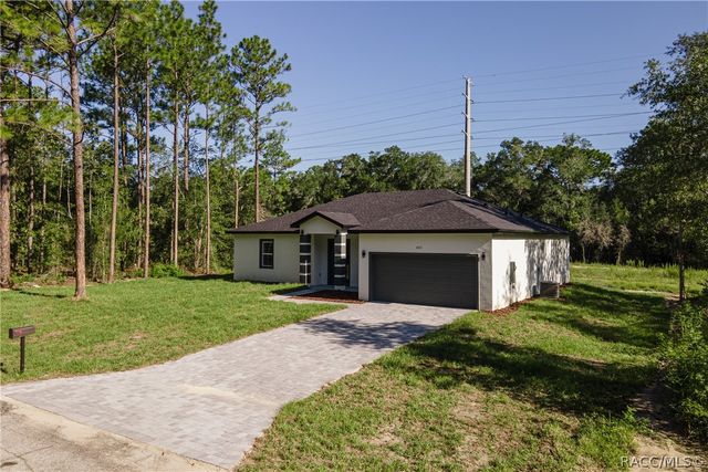 2631 W Royal Palm Drive, Citrus Springs, FL 34433