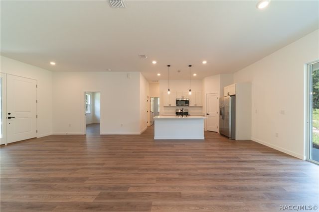 2631 W Royal Palm Drive, Citrus Springs, FL 34433