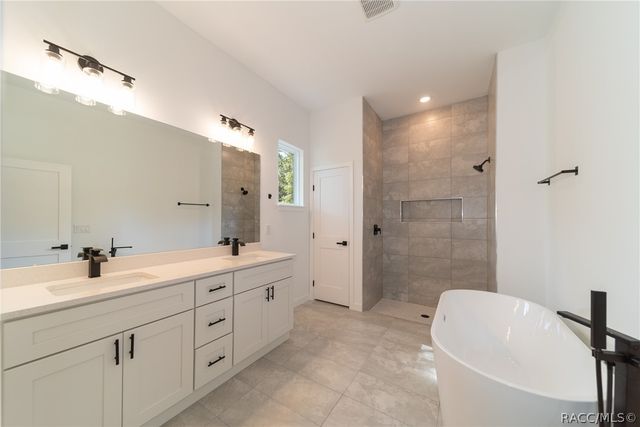2631 W Royal Palm Drive, Citrus Springs, FL 34433