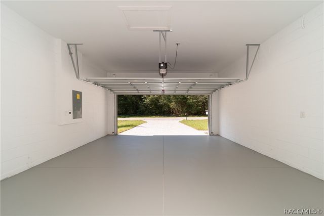 2631 W Royal Palm Drive, Citrus Springs, FL 34433