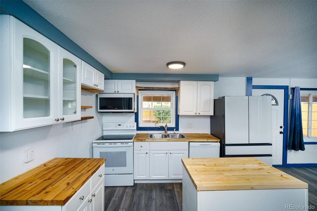 1240 S Navajo Street, Denver, CO 80223