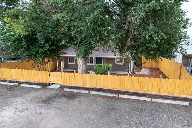 1240 S Navajo Street, Denver, CO 80223