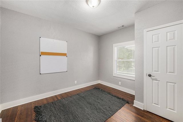 2824 Tracy Avenue, Kansas City, MO 64109