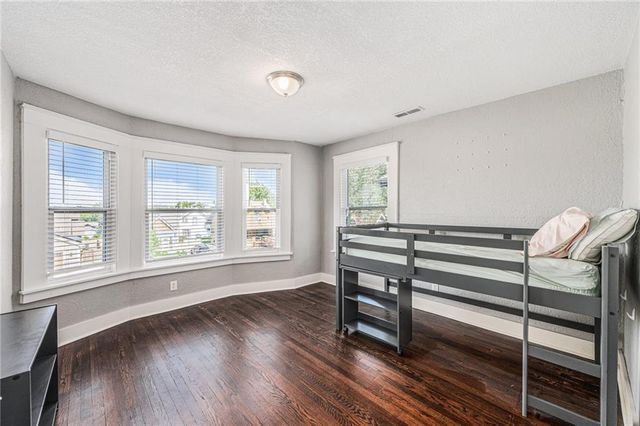 2824 Tracy Avenue, Kansas City, MO 64109