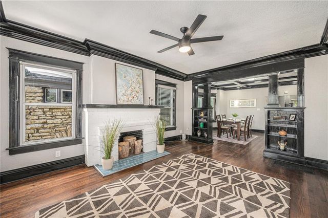2824 Tracy Avenue, Kansas City, MO 64109
