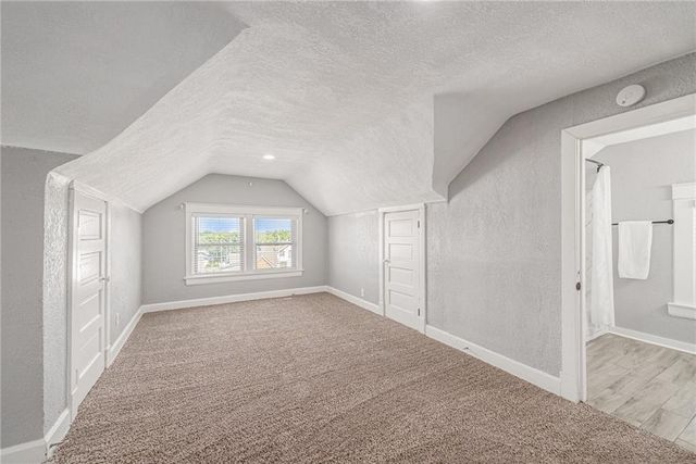 2824 Tracy Avenue, Kansas City, MO 64109
