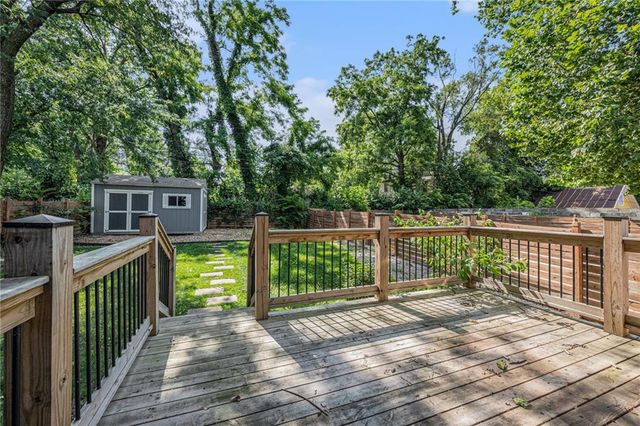 2824 Tracy Avenue, Kansas City, MO 64109