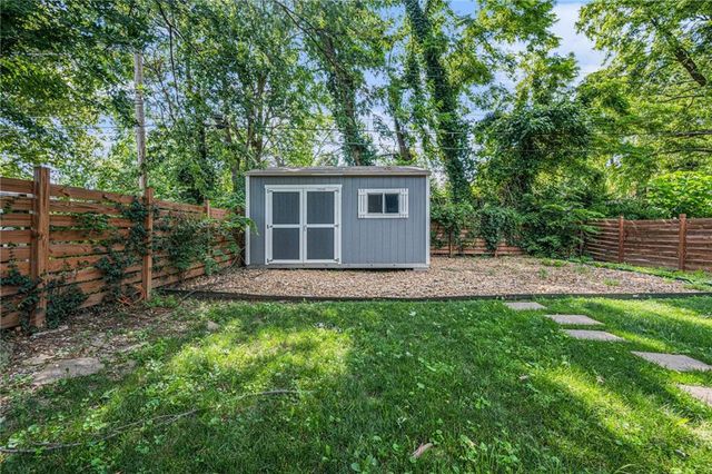 2824 Tracy Avenue, Kansas City, MO 64109