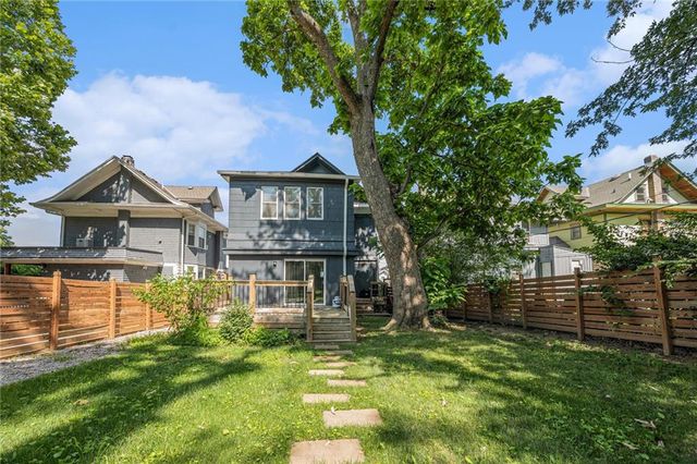 2824 Tracy Avenue, Kansas City, MO 64109