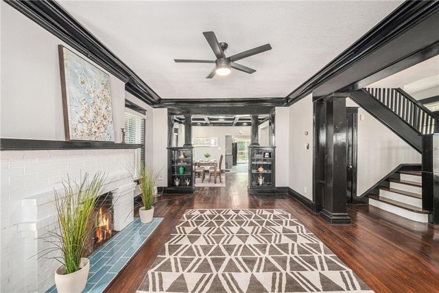 2824 Tracy Avenue, Kansas City, MO 64109