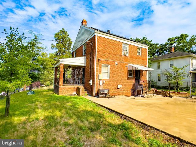 408 44TH ST NE, Washington, DC 20019