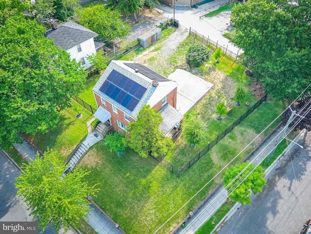 408 44TH ST NE, Washington, DC 20019