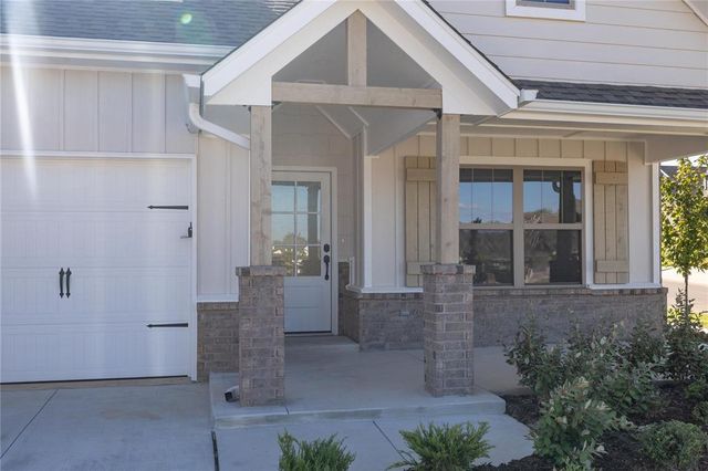 809 Sandgrass Road, Choctaw, OK 73020