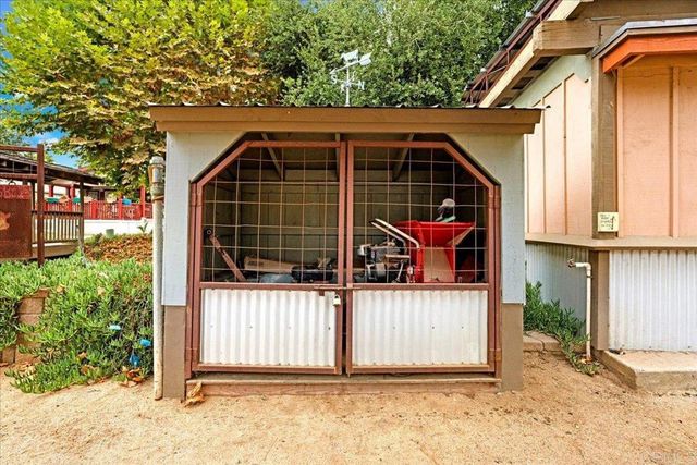 1631 Harbison Canyon Rd 24, El Cajon, CA 92019