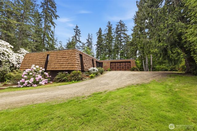 870 10th Lane, Fox Island, WA 98333