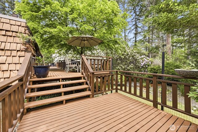 870 10th Lane, Fox Island, WA 98333