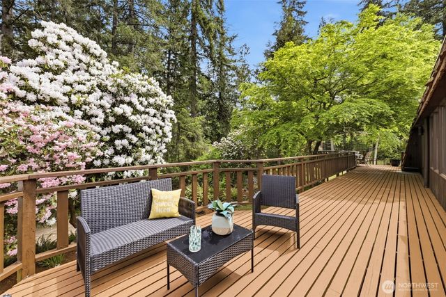 870 10th Lane, Fox Island, WA 98333