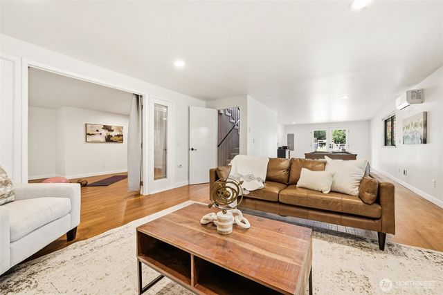 870 10th Lane, Fox Island, WA 98333